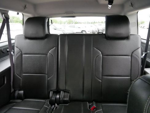 Used 2015 GMC Yukon XL SLT w/ Open Road Package AWD/4WD image 16