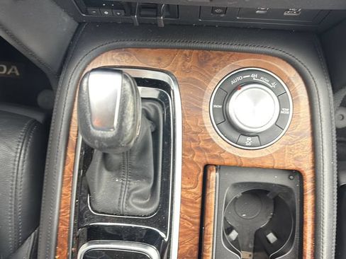 Used 2024 Nissan Armada SL w/ Captain's Chairs Package AWD/4WD image 29