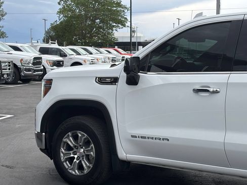 Used 2021 GMC Sierra 1500 SLT w/ SLT Convenience Package AWD/4WD image 6