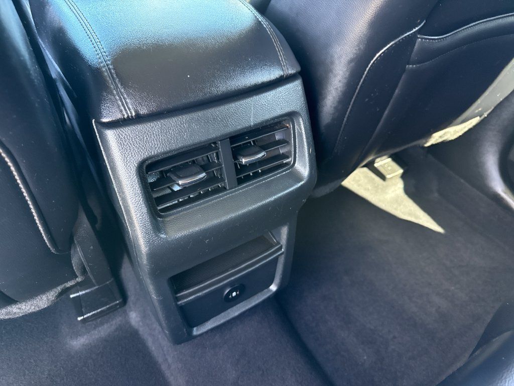 Used 2024 Ford Edge SEL AWD/4WD image 15