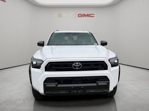 Used 2025 Toyota 4Runner SR5 AWD/4WD image 8