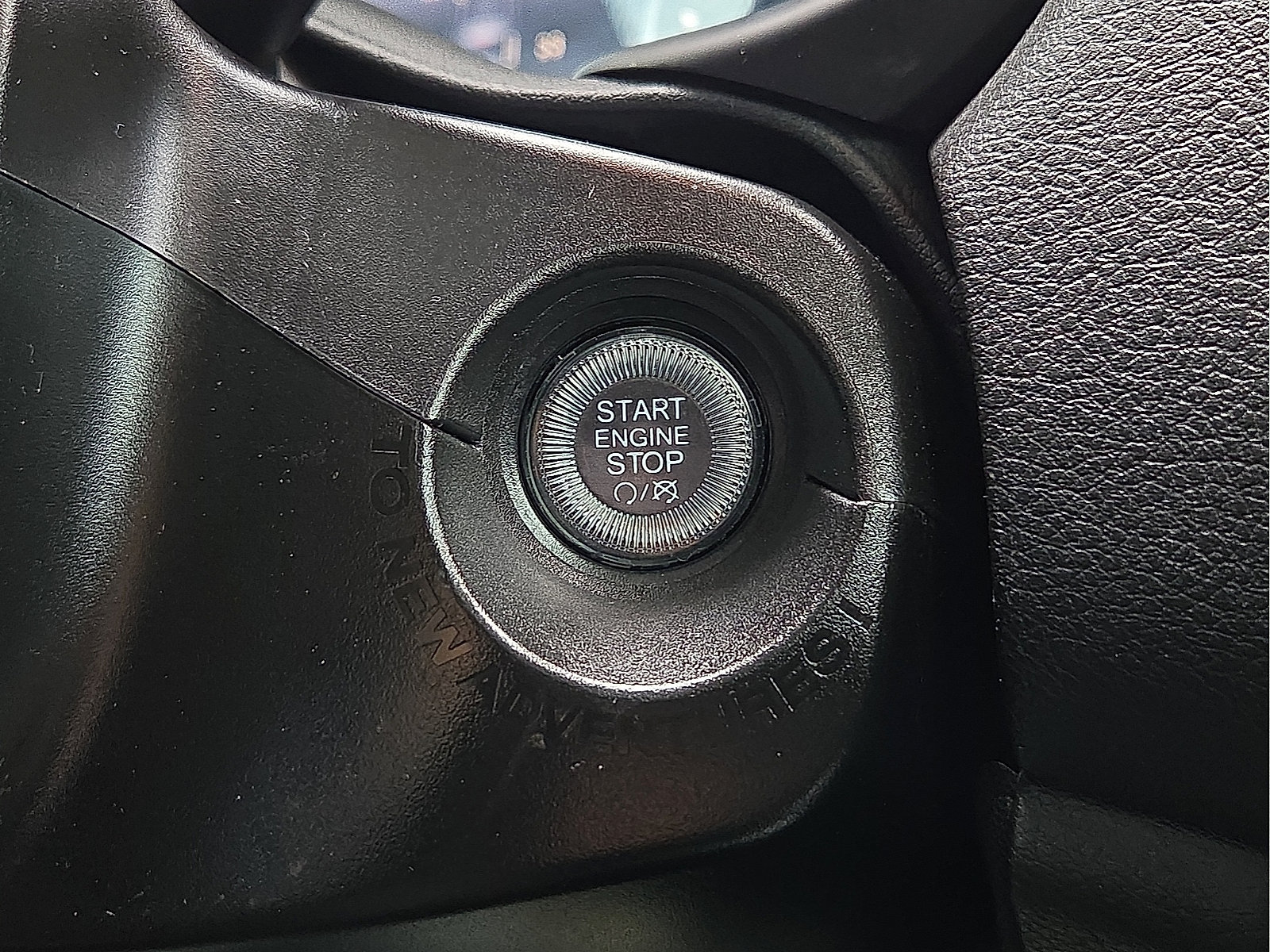 Used 2023 Jeep Renegade Latitude AWD/4WD image 19