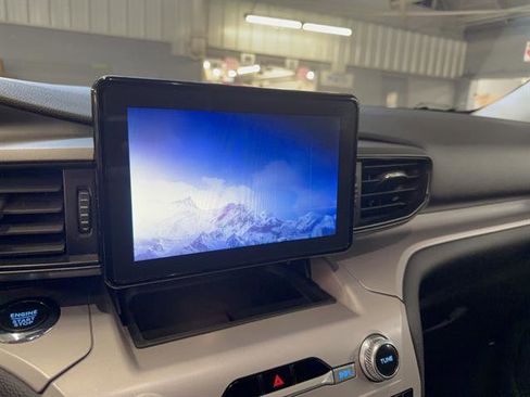 Certified 2023 Ford Explorer XLT image 7