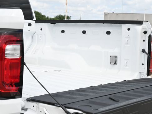 Used 2024 GMC Canyon AT4 w/ Technology Package AWD/4WD image 22