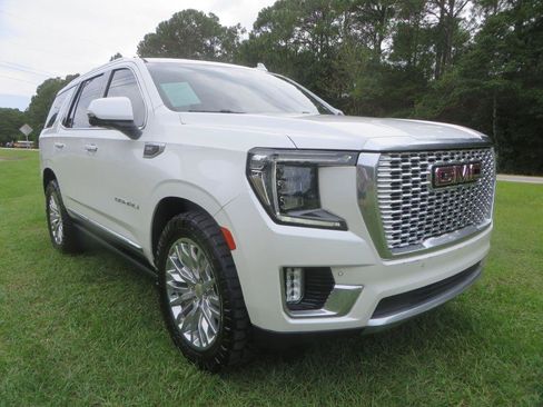 Used 2023 GMC Yukon Denali AWD/4WD image 4