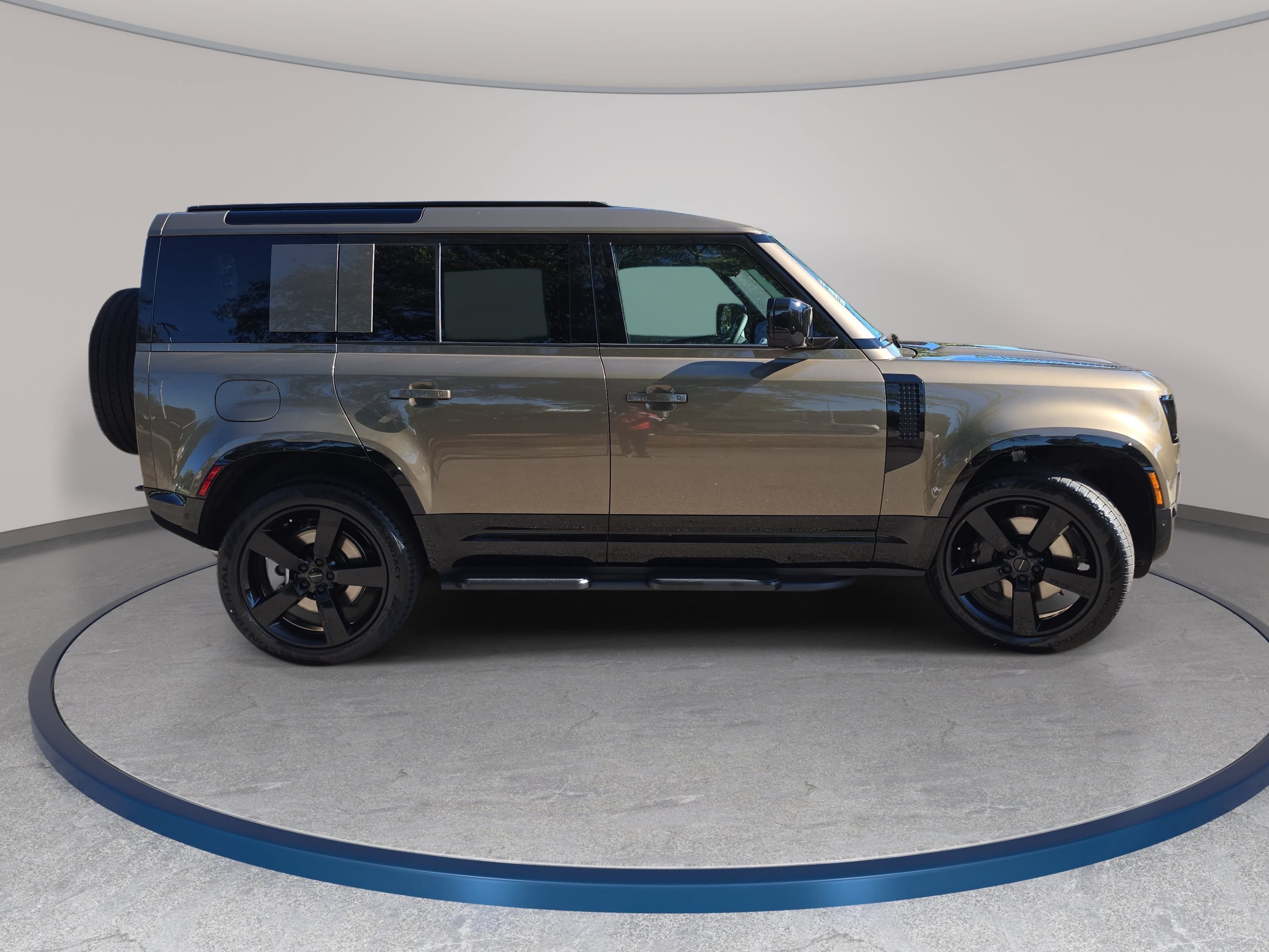 New 2026 Land Rover Defender 110 X-Dynamic SE AWD/4WD image 4