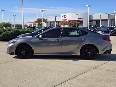 Certified 2025 Toyota Camry SE image 4