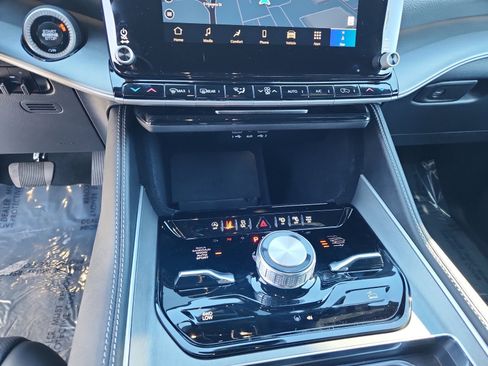 New 2025 Jeep Wagoneer Series II w/ Convenience Group I image 17