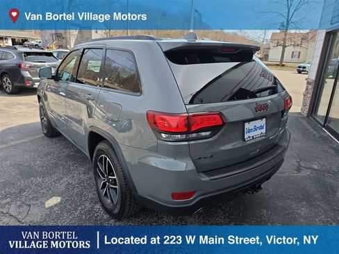 Used 2021 Jeep Grand Cherokee Trailhawk AWD/4WD image 7