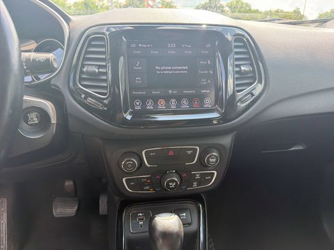Used 2020 Jeep Compass Limited FWD image 28