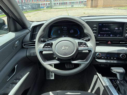 Used 2026 Hyundai Elantra Sport FWD image 28