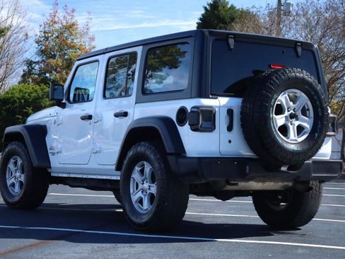 Used 2018 Jeep Wrangler Unlimited Sport S image 3