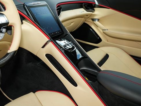 Used 2024 Ferrari Roma RWD image 28