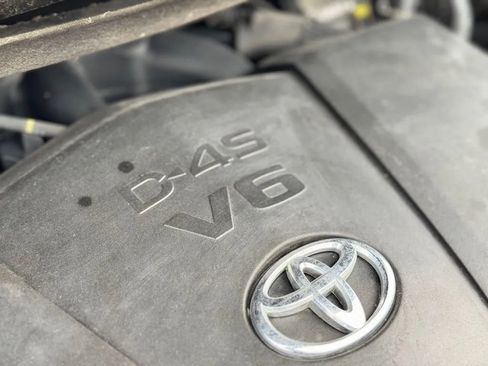 Used 2017 Toyota Sienna Limited Premium image 37