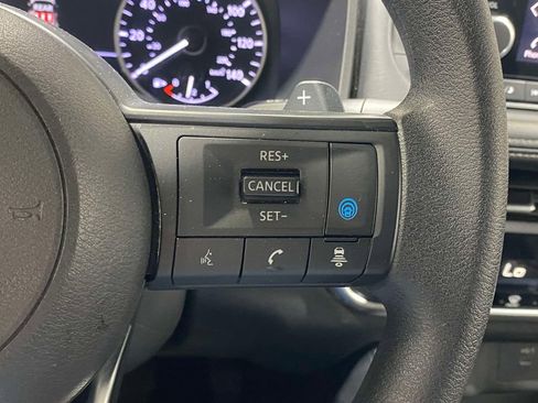 Used 2024 Nissan Rogue SV AWD/4WD image 22