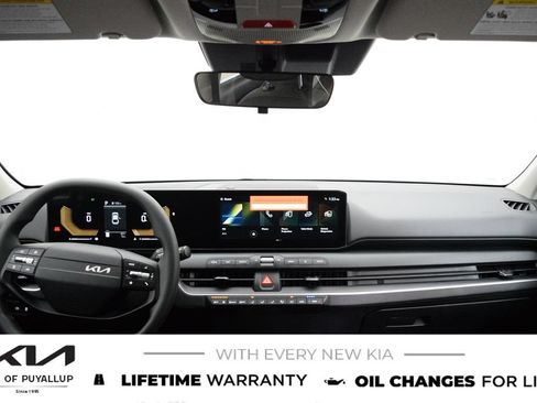 New 2026 Kia K4 FWD image 17