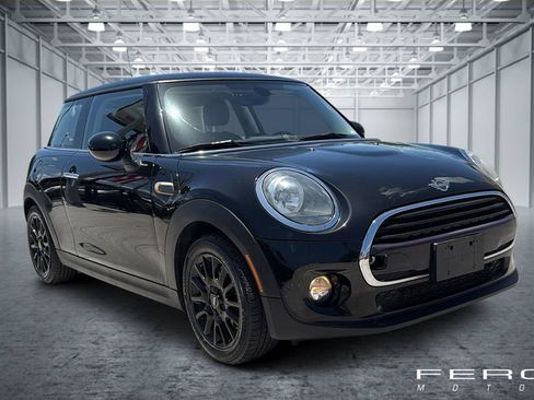 Used 2019 MINI Cooper 2-Door Hardtop FWD image 7