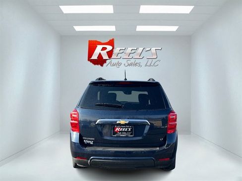 Used 2017 Chevrolet Equinox LT w/ Convenience Package image 9