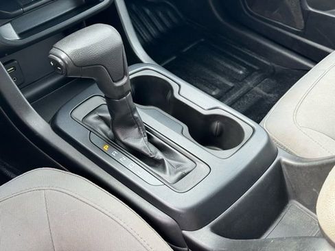 Used 2018 Chevrolet Colorado W/T image 12