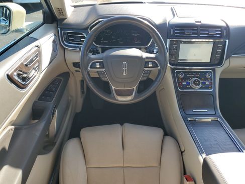 Used 2018 Lincoln Continental Reserve image 24