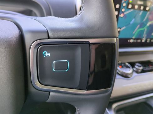 New 2025 Ford Expedition Active image 25