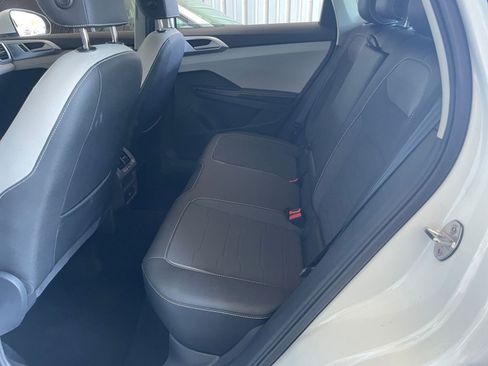 Used 2025 Volkswagen Taos SE image 23