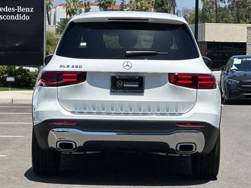 New 2026 Mercedes-Benz GLB 250 image 4