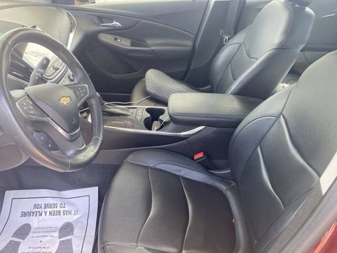 Used 2016 Chevrolet Volt Premier w/ Driver Confidence Package FWD image 9