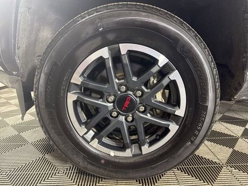 Used 2025 Toyota Tacoma TRD Sport w/ TRD Sport Upgrade Package image 10