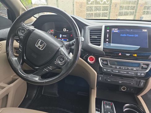 Used 2016 Honda Pilot Touring image 29