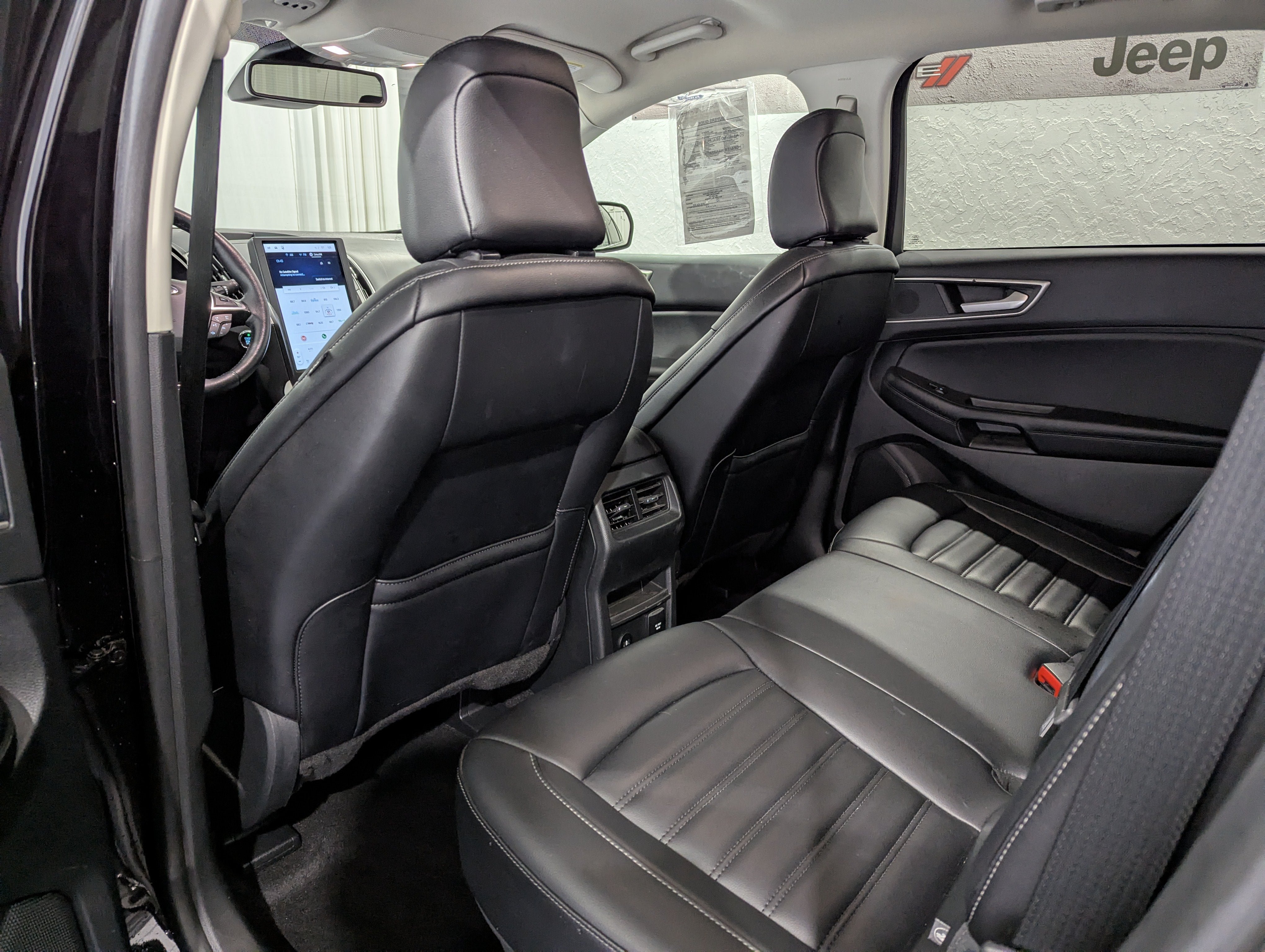 Used 2024 Ford Edge SEL w/ Convenience Package AWD/4WD image 11