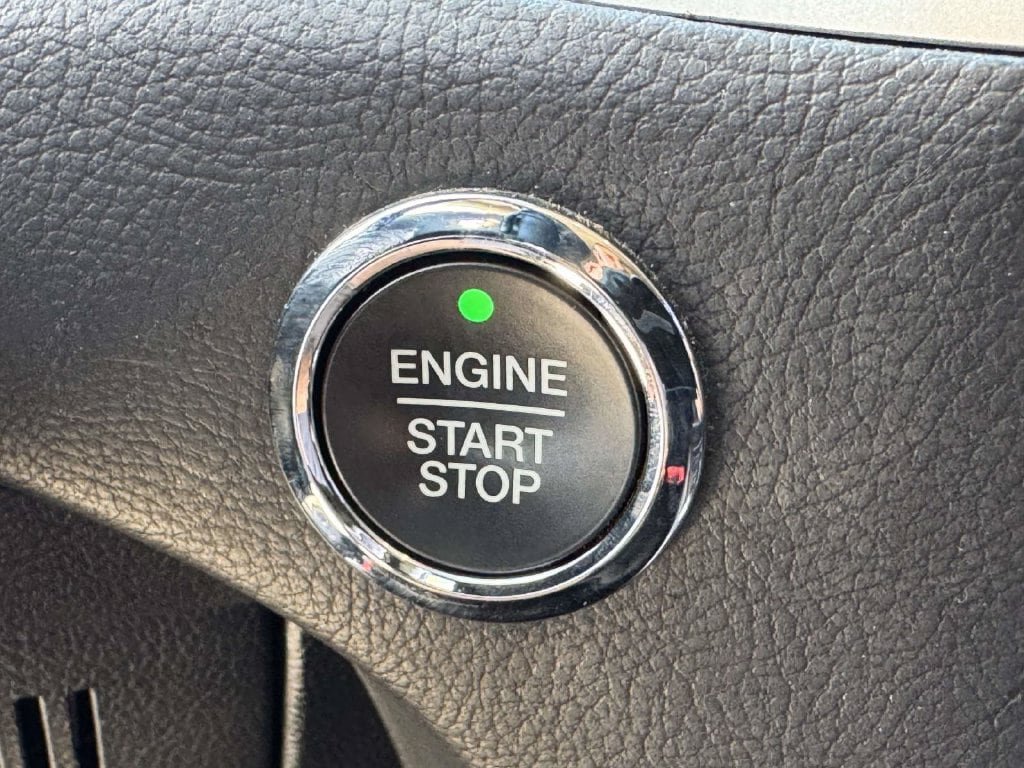 Used 2024 Ford Edge SEL AWD/4WD image 9