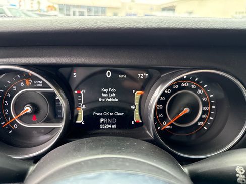 Used 2018 Jeep Wrangler Unlimited Sahara AWD/4WD image 25