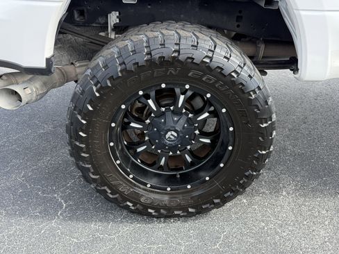 Used 2017 Ford F250 Lariat w/ Lariat Ultimate Package image 32