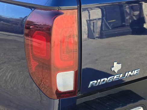 Used 2017 Honda Ridgeline RTL-T image 11