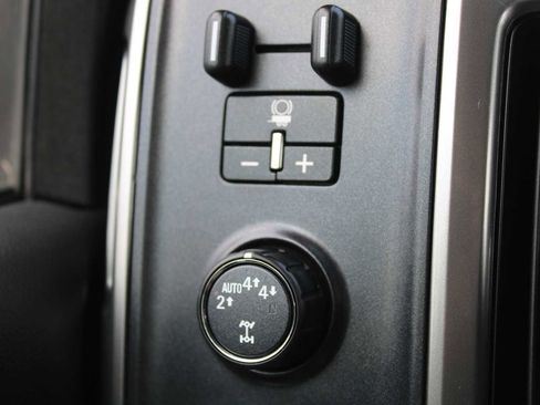 Used 2019 Chevrolet Silverado 1500 LT w/ All Star Edition image 16