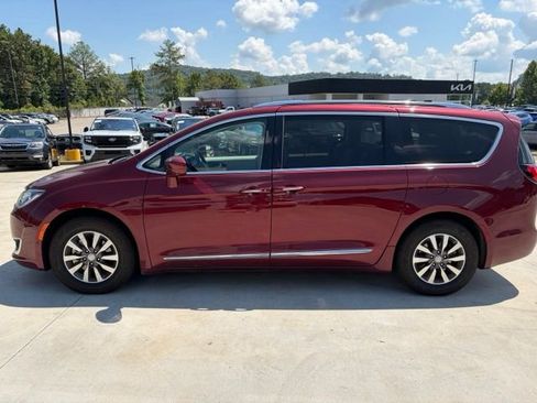 Used 2020 Chrysler Pacifica Touring-L Plus w/ Advanced Safetytec Group FWD image 58