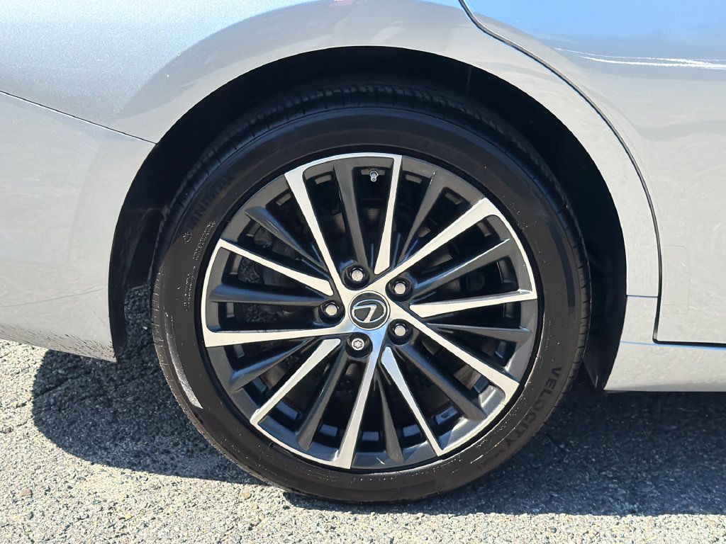 Used 2023 Lexus ES 250 w/ Premium Package AWD/4WD image 8