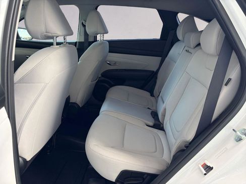 Used 2025 Hyundai Tucson SE image 13