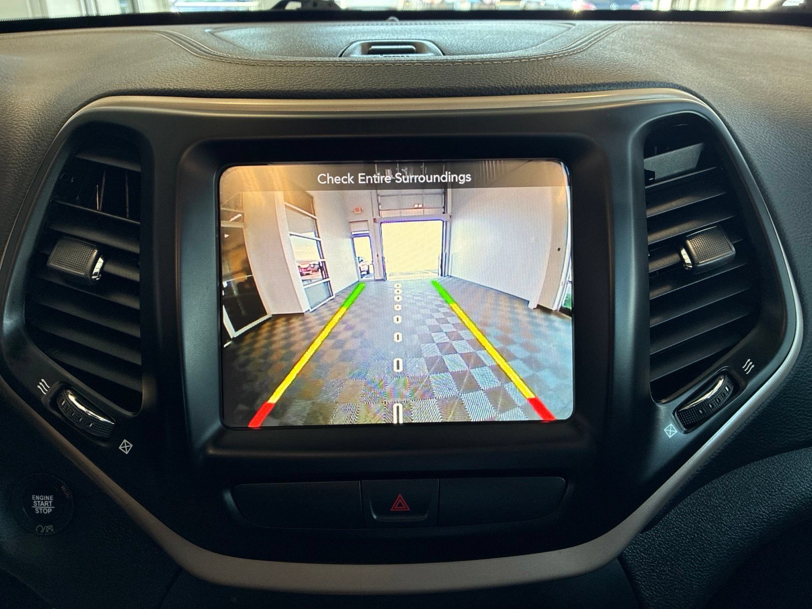 Used 2017 Jeep Cherokee Limited AWD/4WD image 28