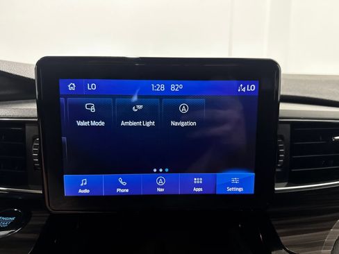 Used 2022 Ford Explorer Limited w/ Class IV Trailer Tow Package AWD/4WD image 39