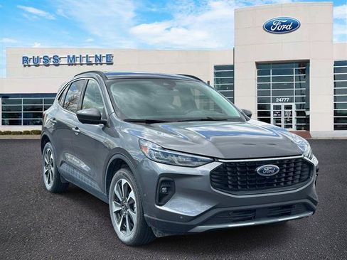 Used 2024 Ford Escape Platinum w/ Premium Technology Package AWD/4WD image 1