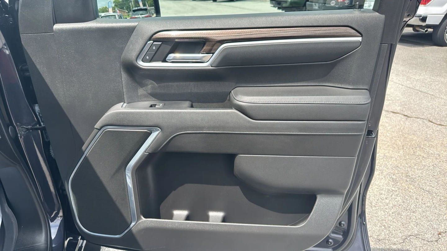 Used 2022 Chevrolet Silverado 1500 RST AWD/4WD image 29