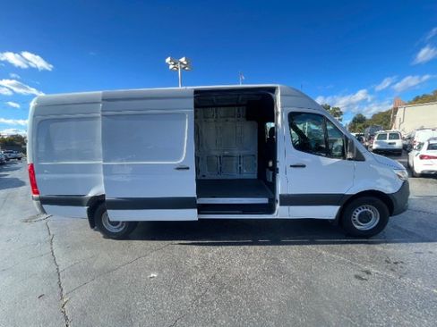 Used 2022 Mercedes-Benz Sprinter 2500 image 20