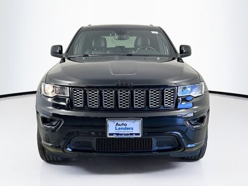 Used 2022 Jeep Grand Cherokee Laredo X AWD/4WD image 2