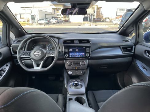 Certified 2023 Nissan Leaf S image 24