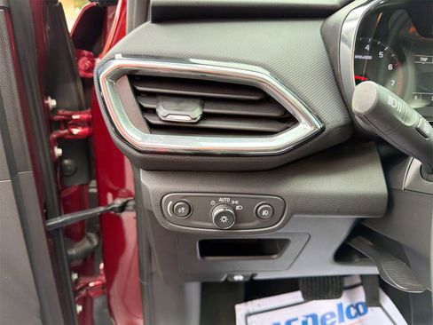 Used 2022 Chevrolet TrailBlazer LT w/ Convenience Package image 17