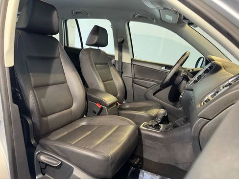 Used 2016 Volkswagen Tiguan S image 24