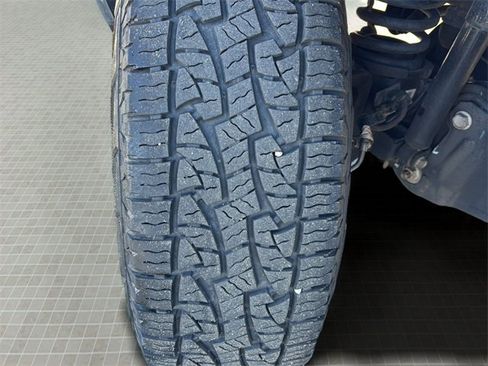 Used 2018 RAM 3500 SLT w/ Luxury Group image 11