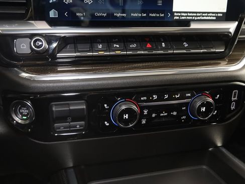 Used 2024 Chevrolet Silverado 2500 LT w/ Midnight Edition image 31